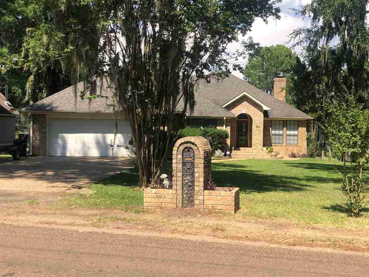 586 Cypress Dr - Photo 1