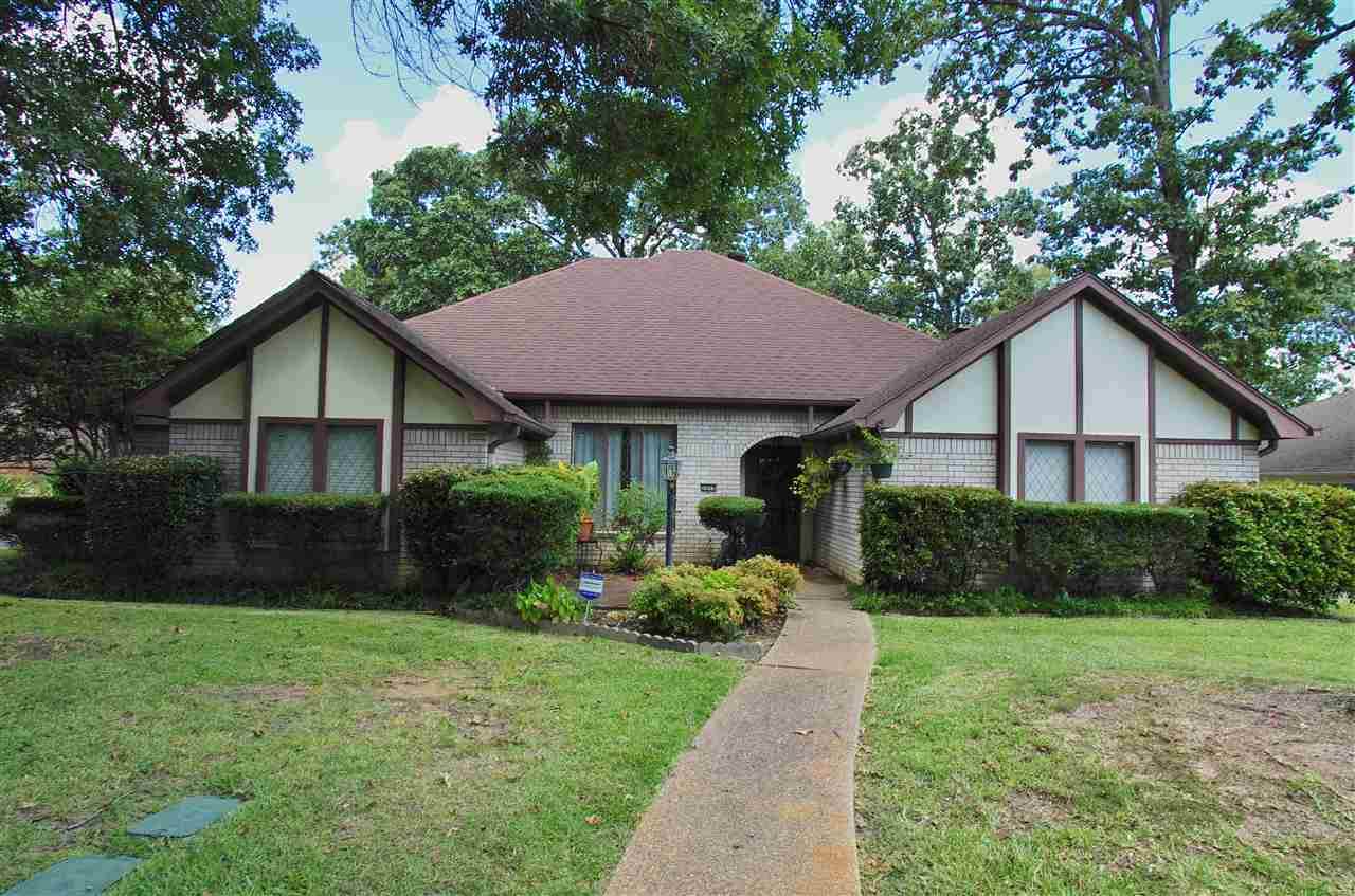 1215 Heather Ln - Photo 1