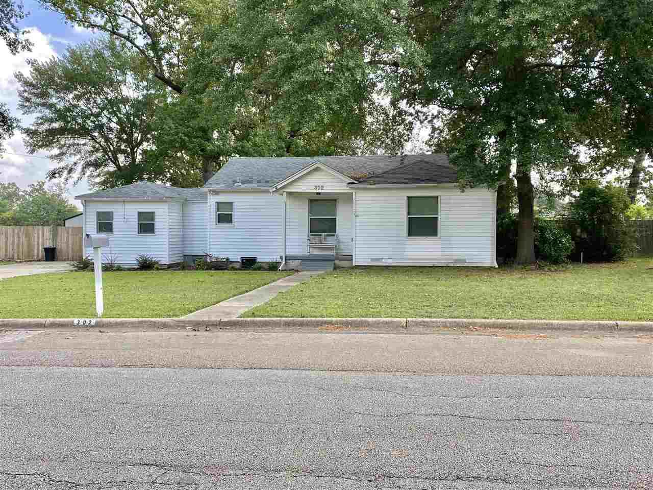 302 Parker - Photo 1