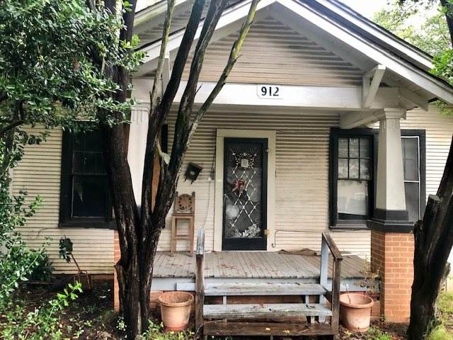 912 7th St. - Photo 1