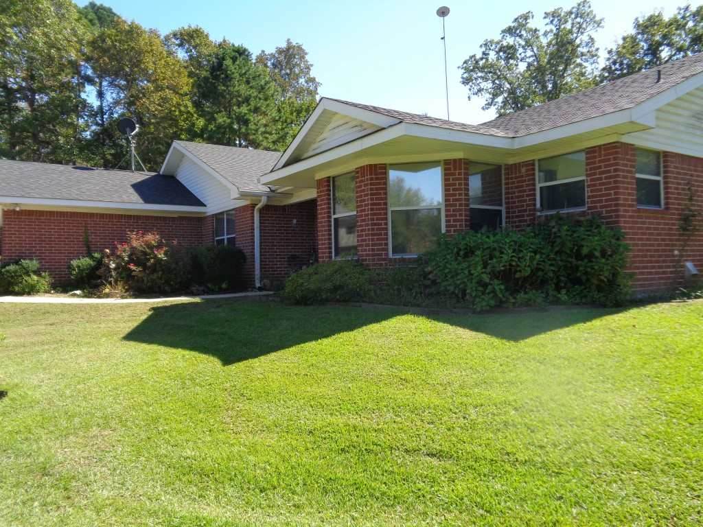 6156 Fm 1404 - Photo 1