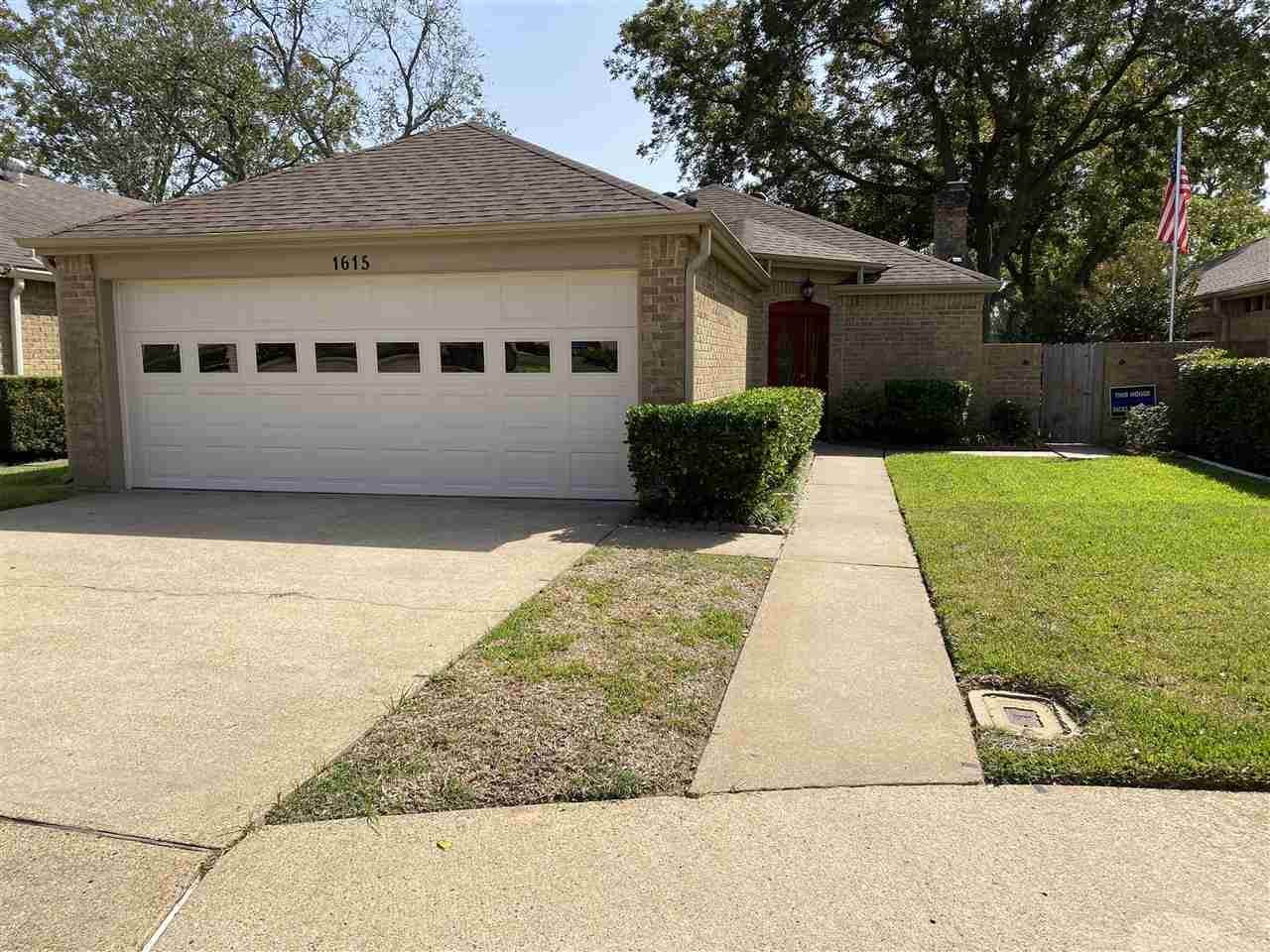 1615 Clearbrook Circle - Photo 1