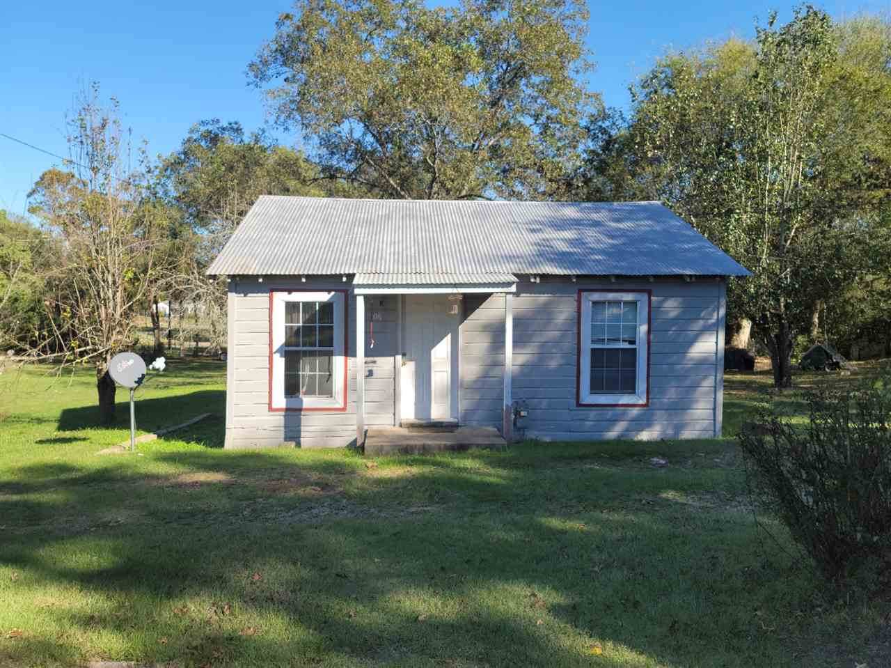 706 Yaney St - Photo 1