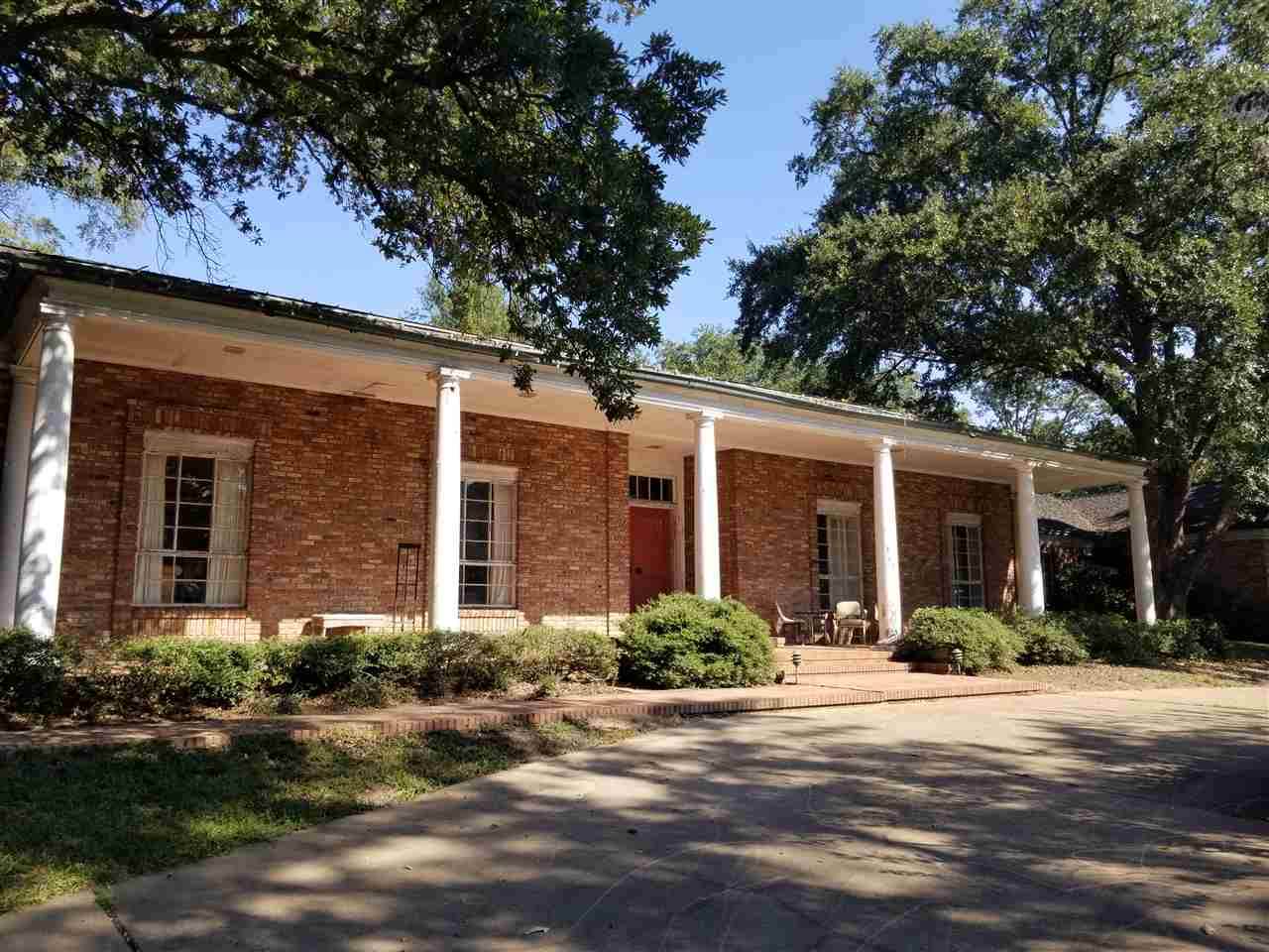 1119 Azalea Dr - Photo 1