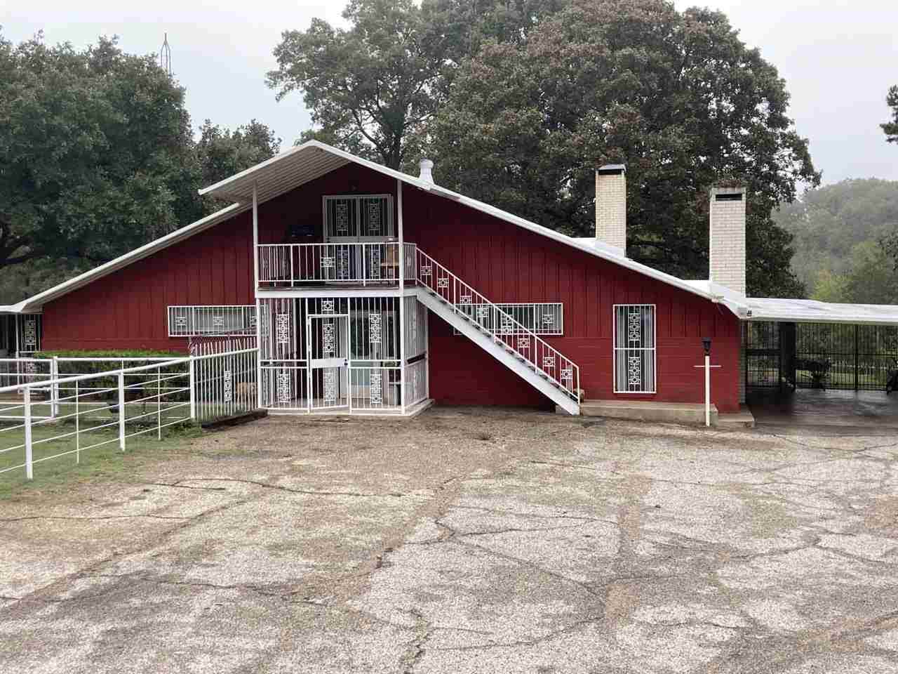 1819 Spring Hill Rd - Photo 1