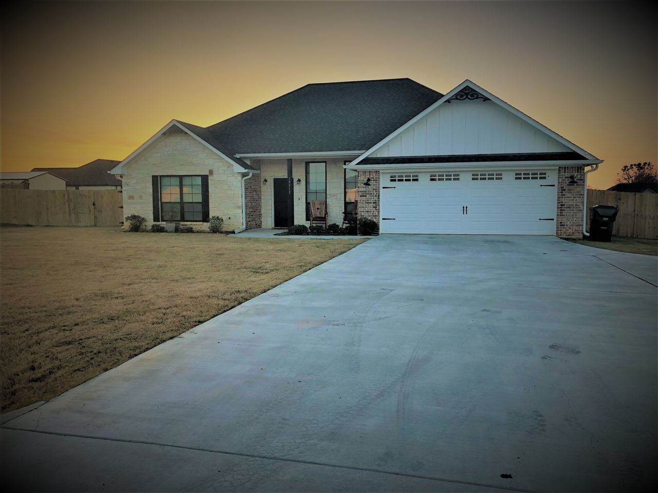 19317 Pecan Circle - Photo 1
