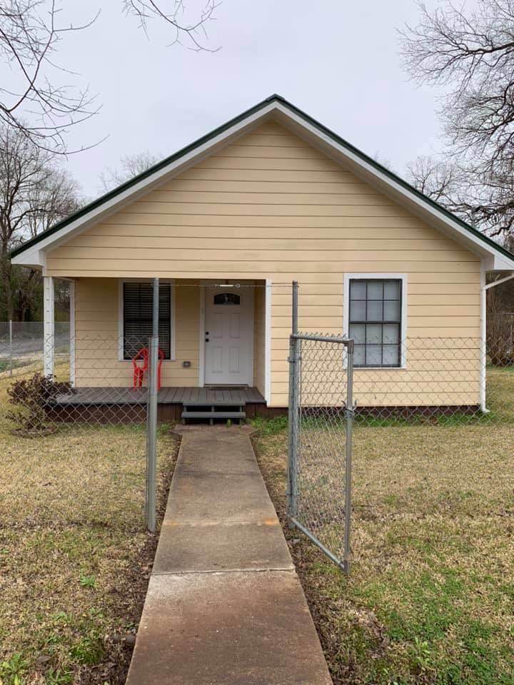 400 Van Zandt Ave. - Photo 1