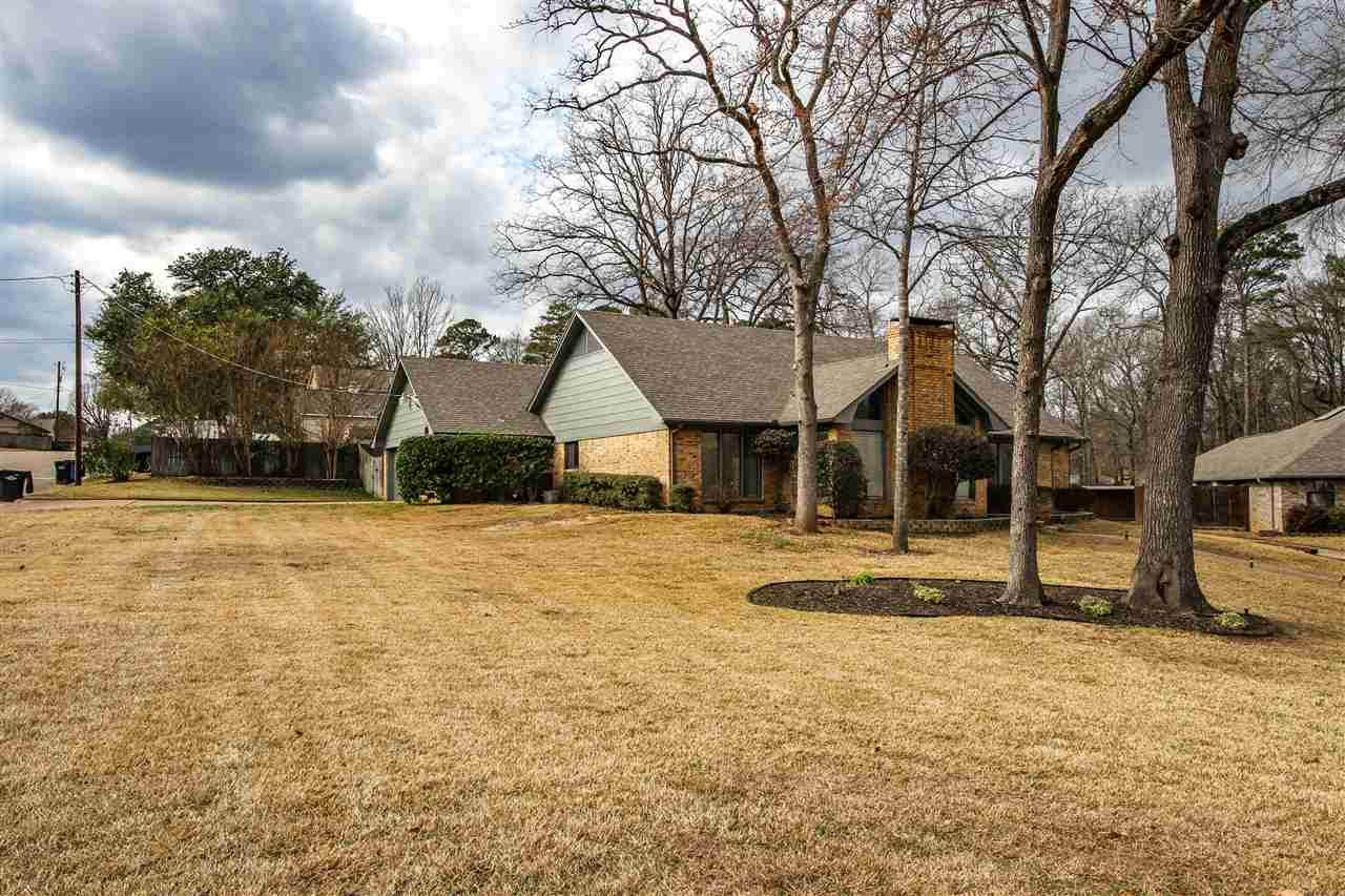 1825 Northwood Ct - Photo 1