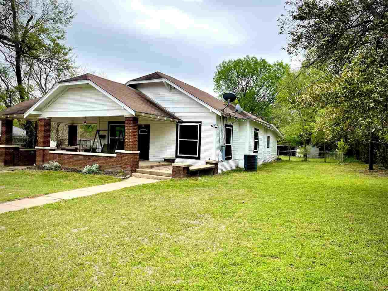 517 Jefferson St - Photo 1