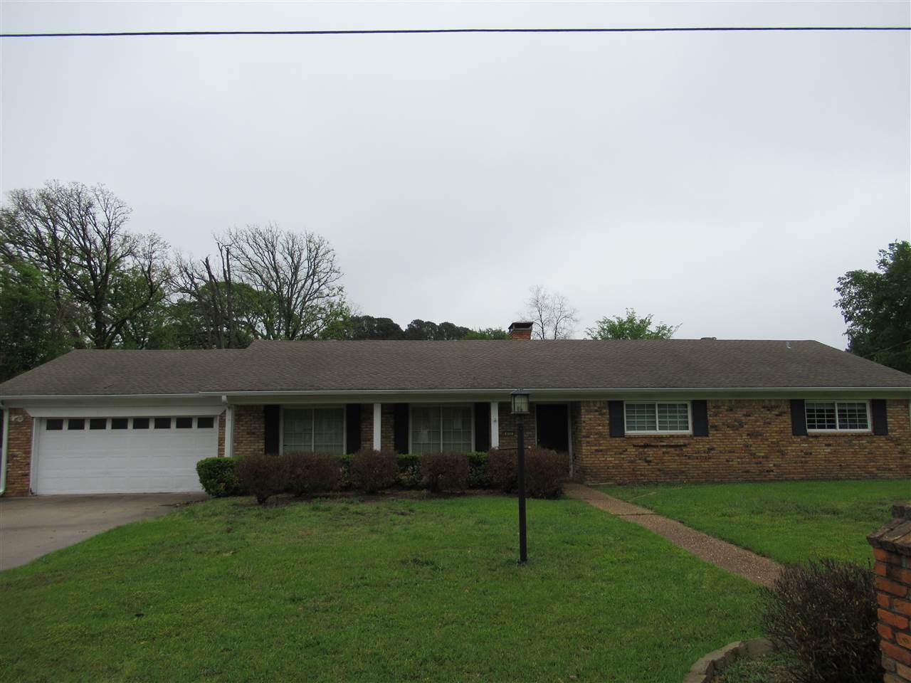 412 Edward St - Photo 1