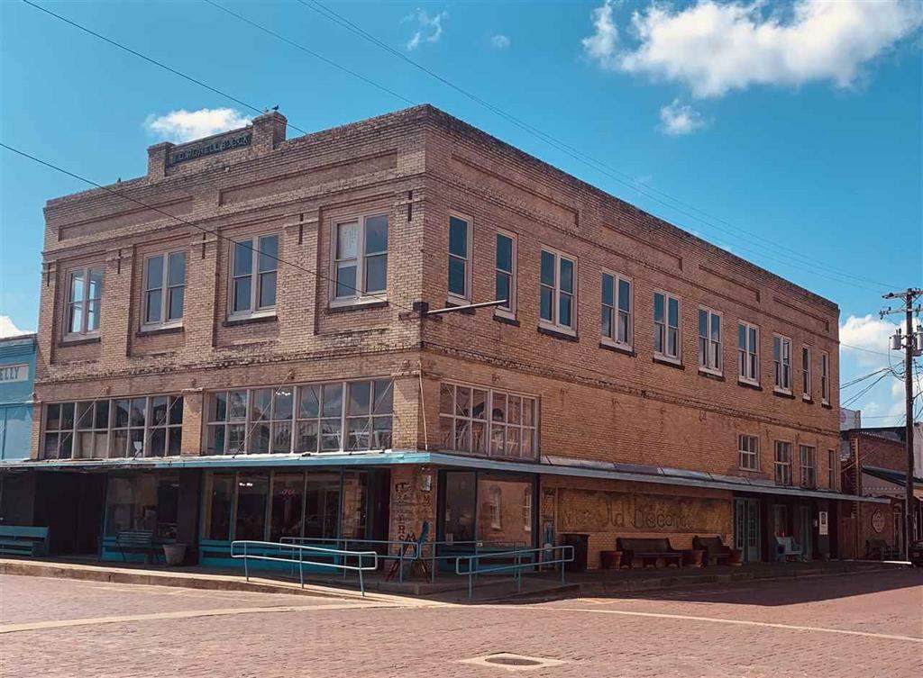 129 Walnut - Photo 1