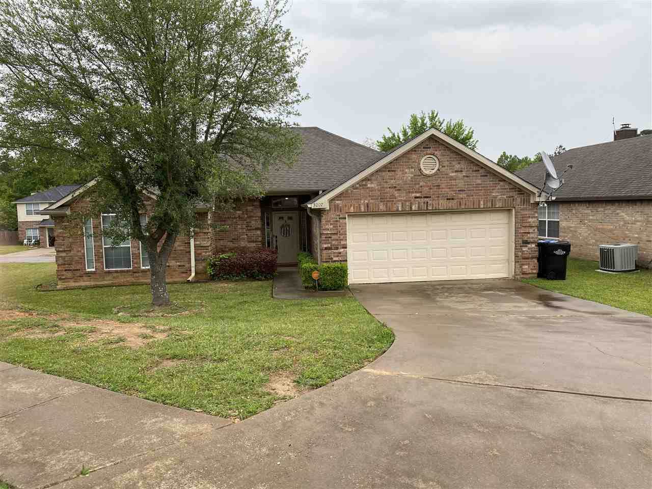 3207 Oakleigh St - Photo 1