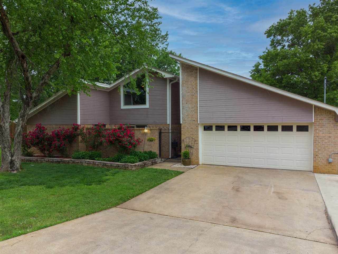 106 Bretta Cir - Photo 1