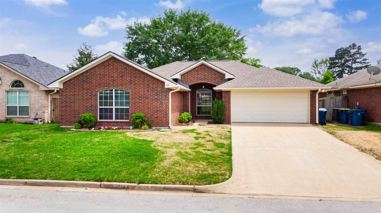 1614 Amanda Ln - Photo 1