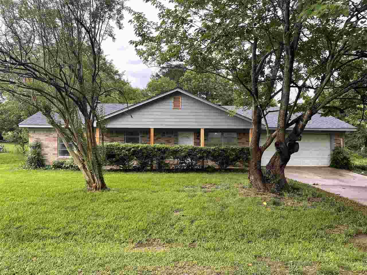 143 Meadow Dr - Photo 1