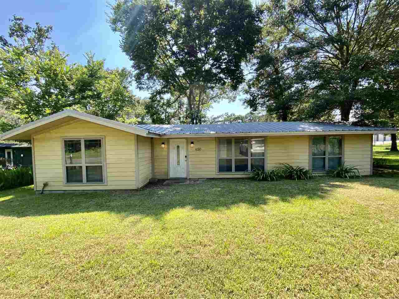 650 Crestwood Dr - Photo 1