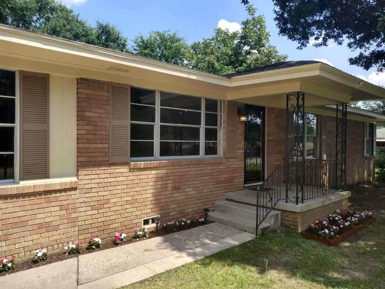 203 Lynoak - Photo 1