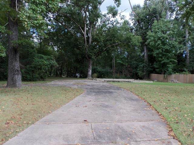 2300 Simmons - Photo 1