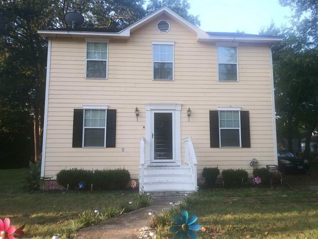 904 Crockett - Photo 1