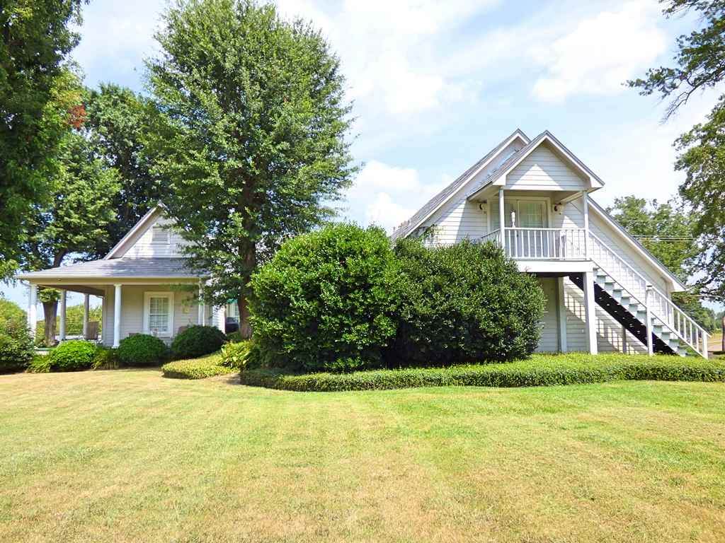 102 Hillcrest Dr - Photo 1