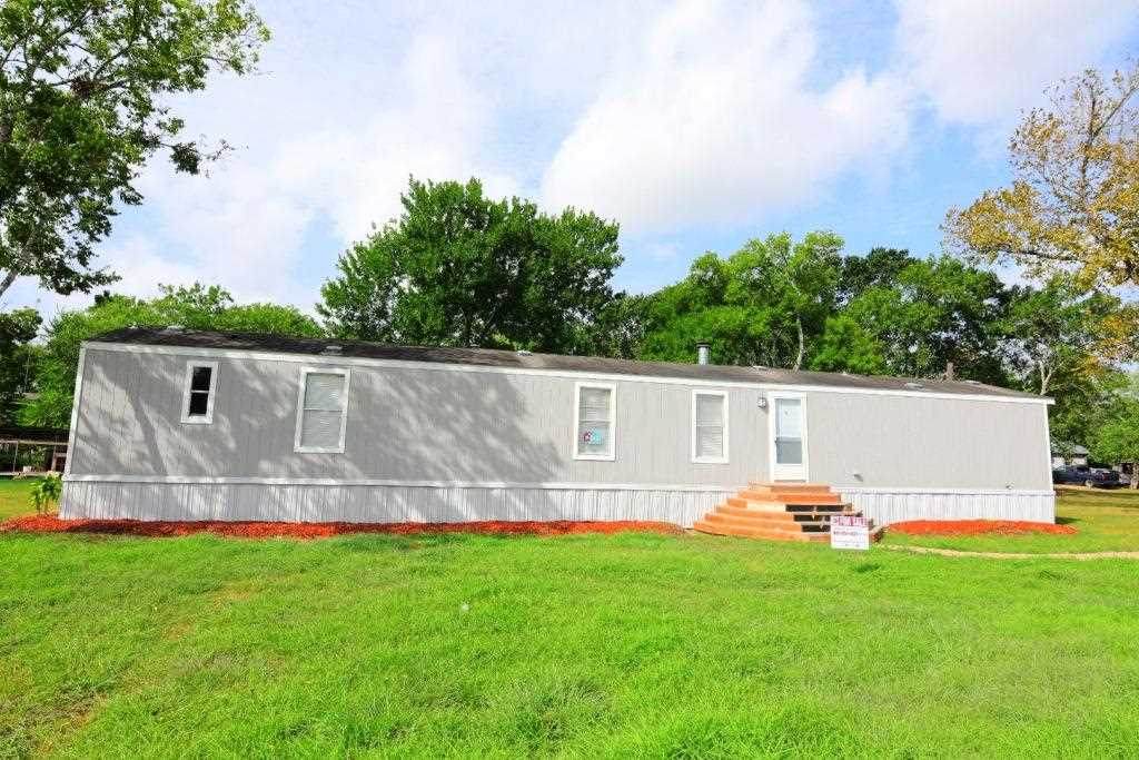 705 Peabody - Photo 1