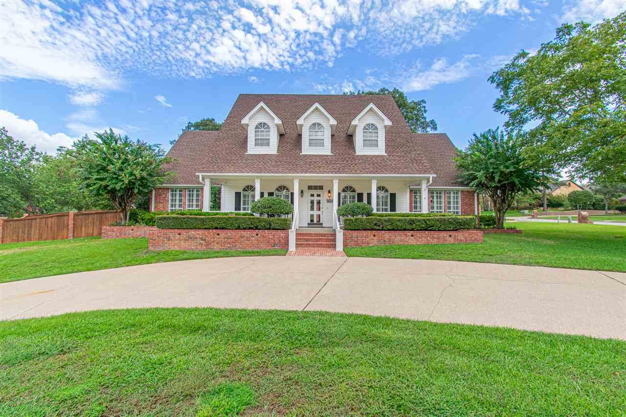 802 Blenheim Place - Photo 1