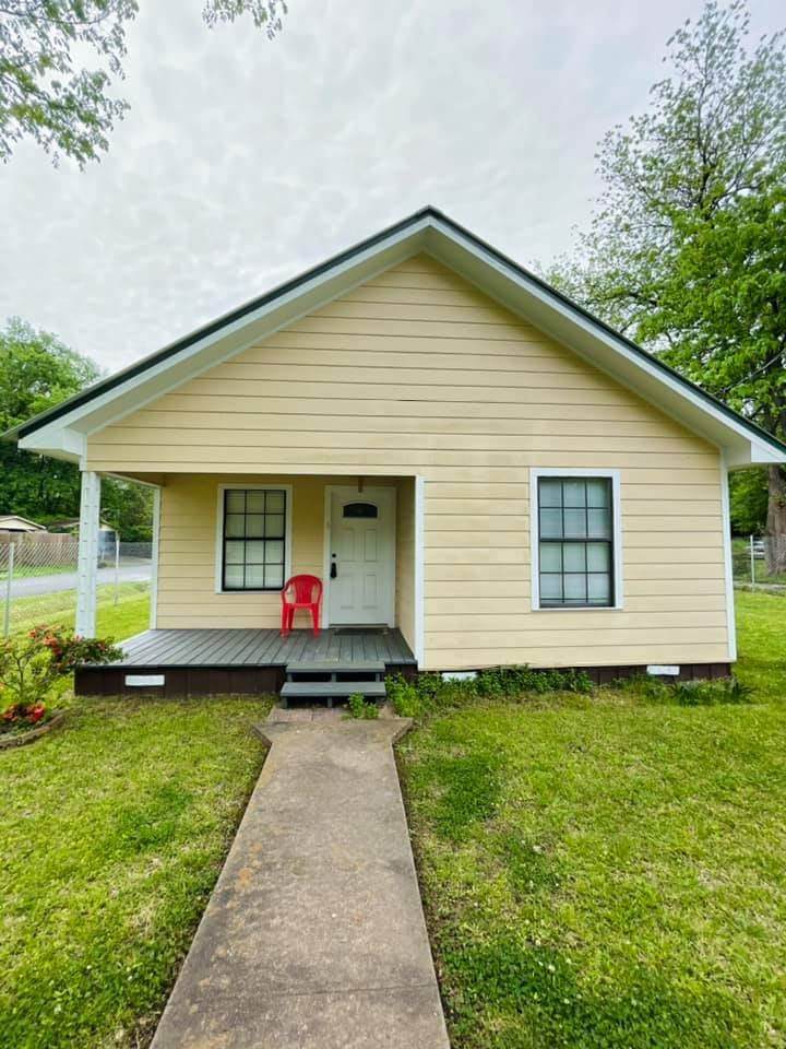 400 Van Zandt Ave. - Photo 1
