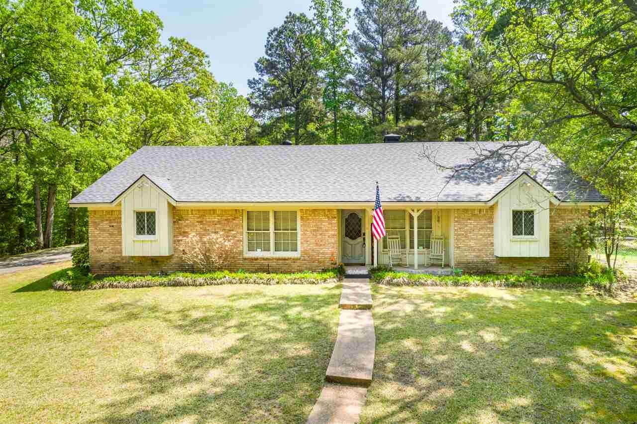 1006 Lake Drive - Photo 1