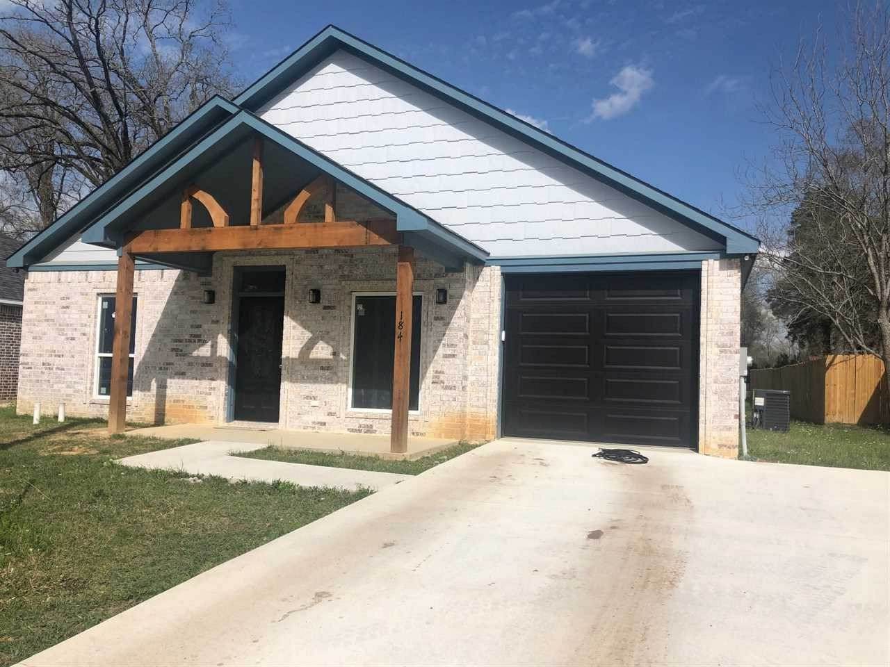 184 Pinewood St - Photo 1