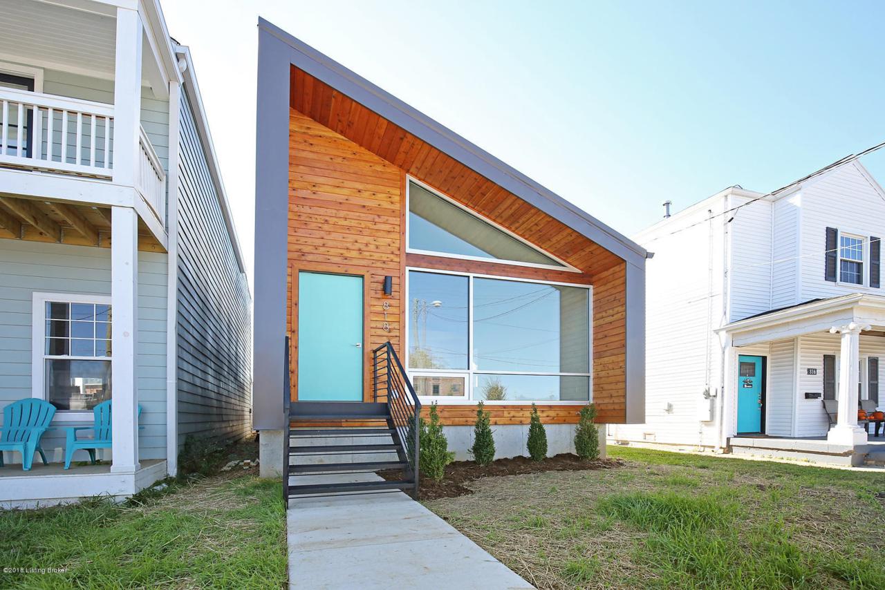 818 Ash St - Photo 1