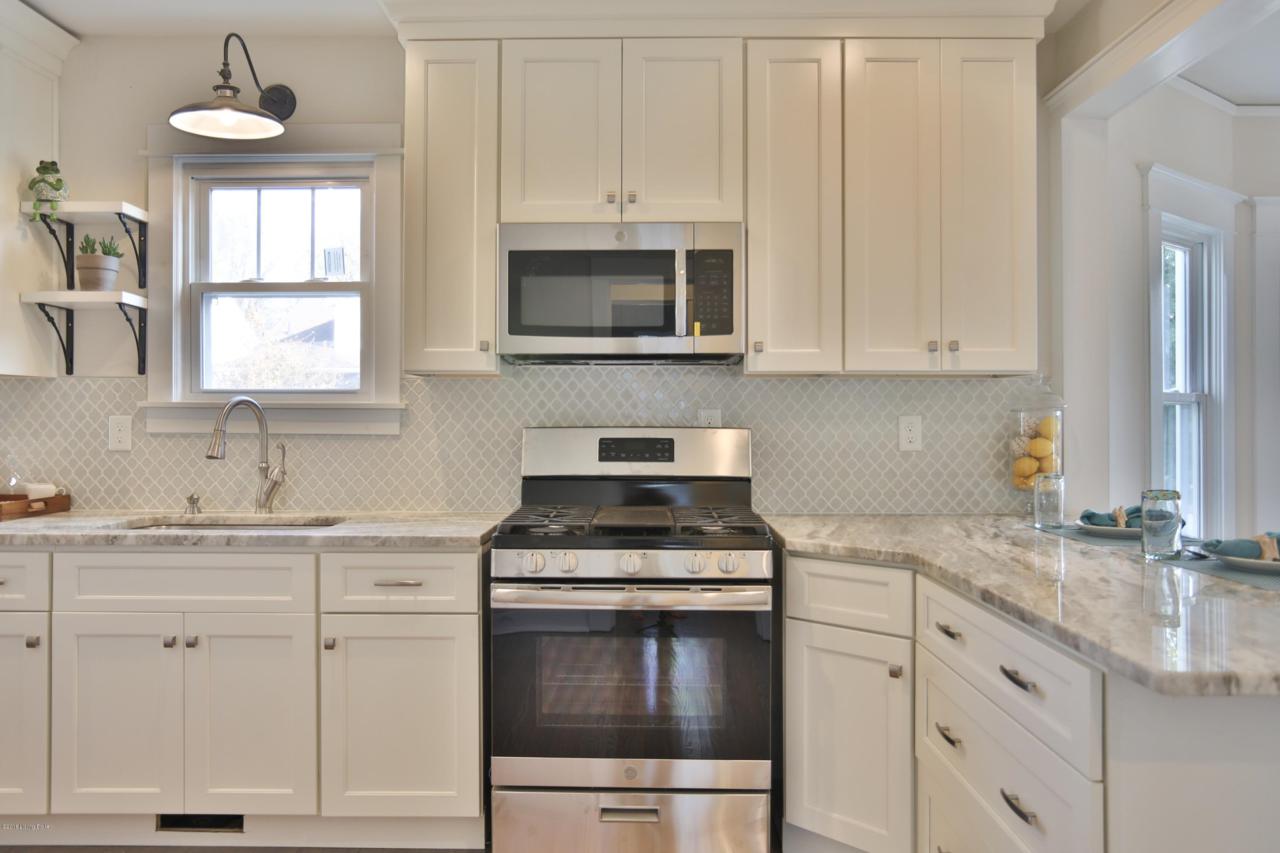 2227 Weber Ave - Photo 1
