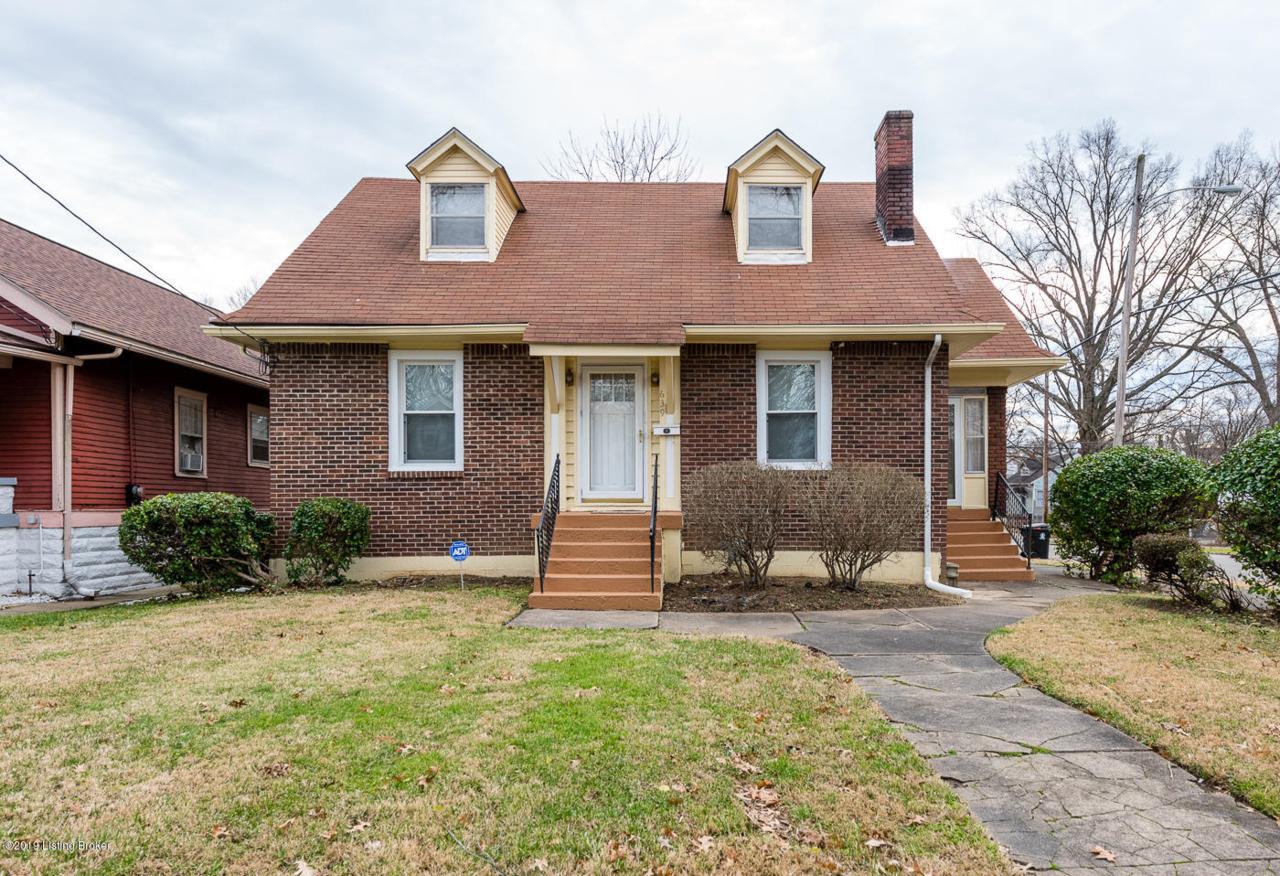 639 40th St - Photo 1