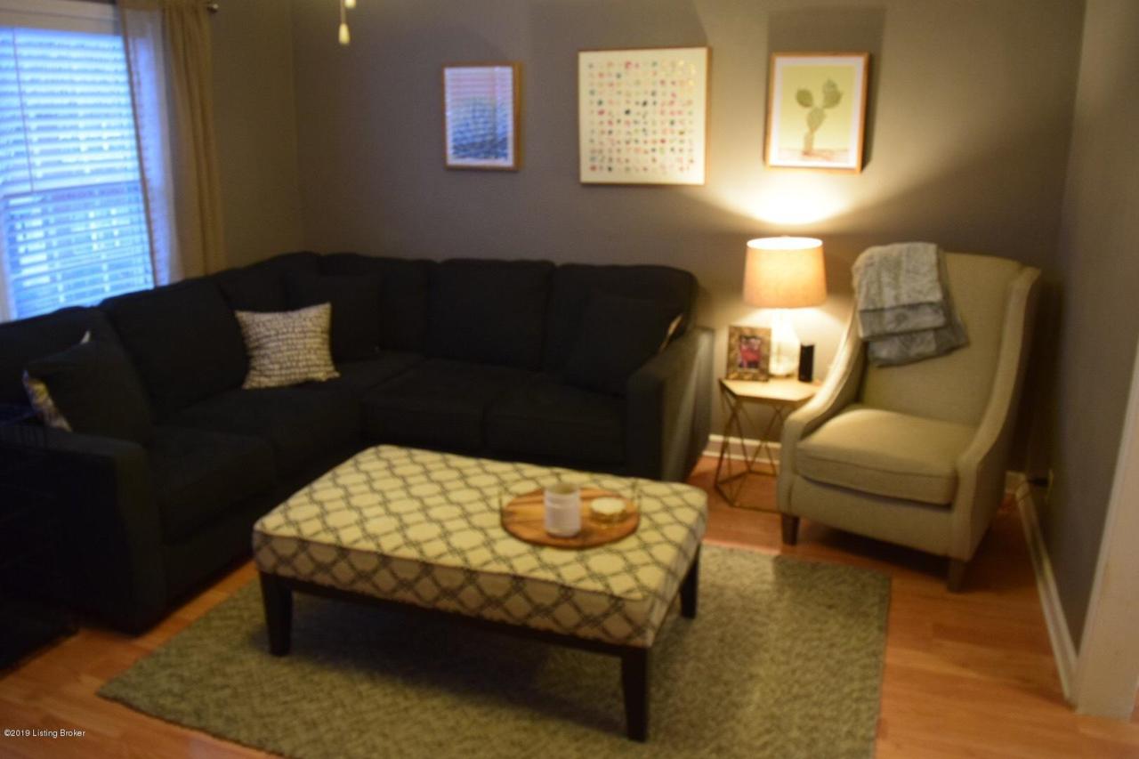 1609 Ellwood Ave - Photo 1