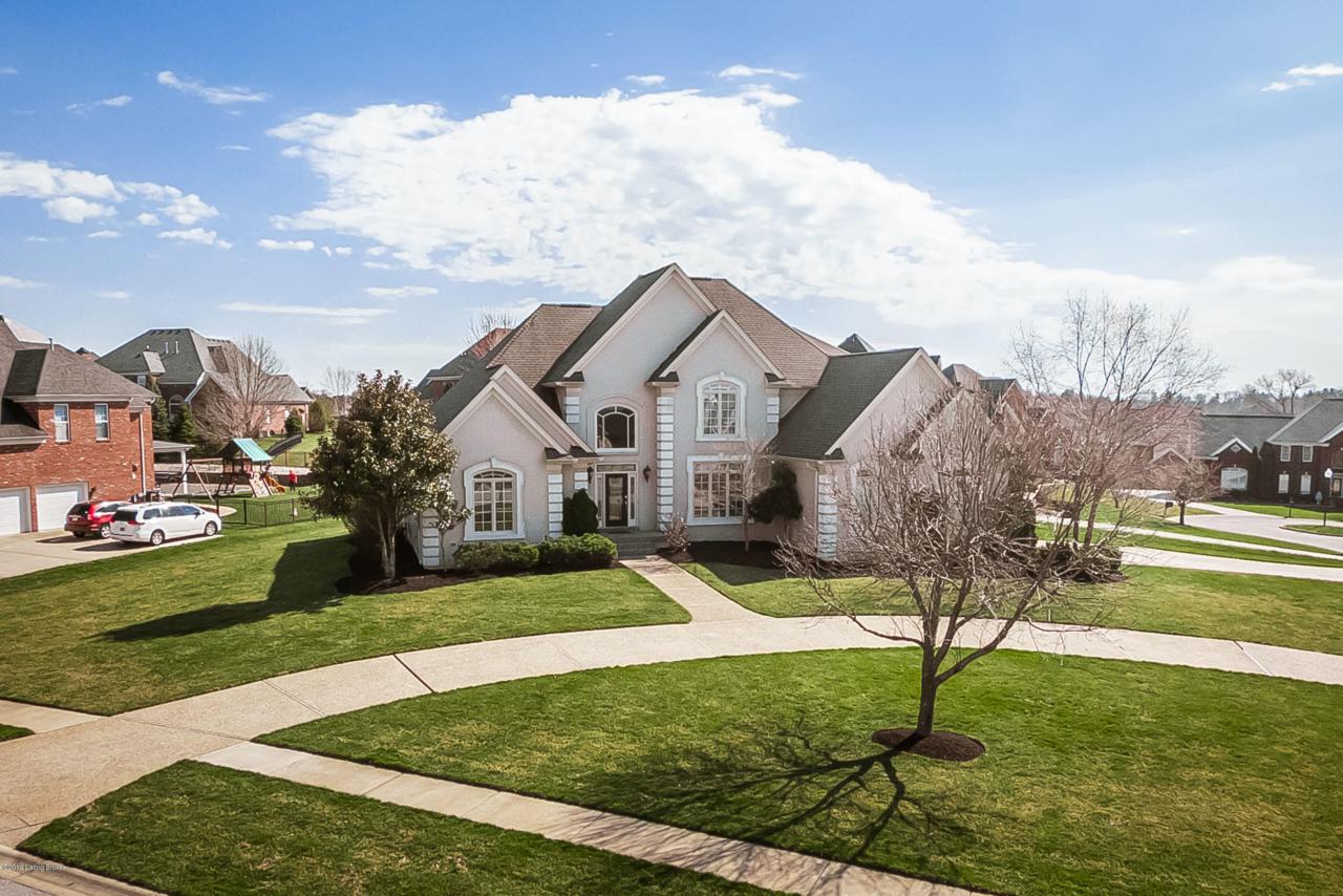 2801 Woodcrest Ct - Photo 1