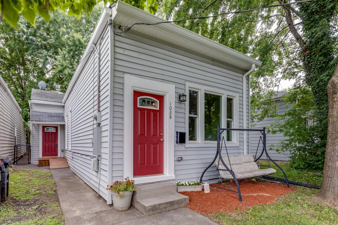 1028 Mary St - Photo 1
