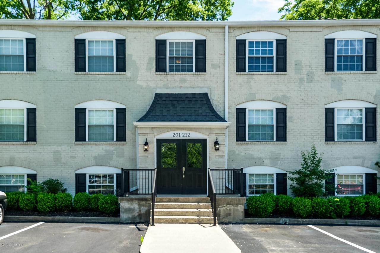 207 Middletown Square - Photo 1
