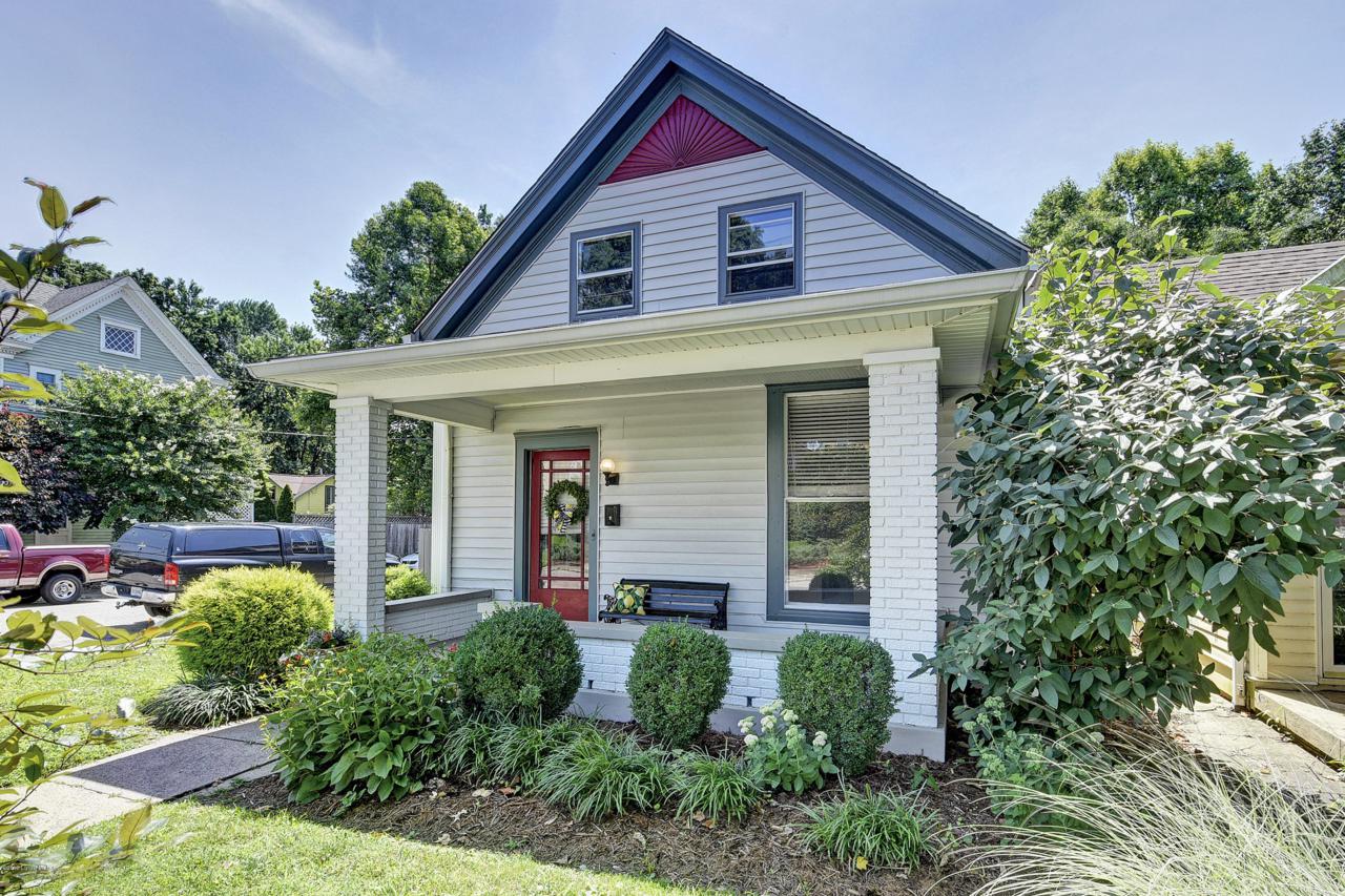 1722 Rosewood - Photo 1