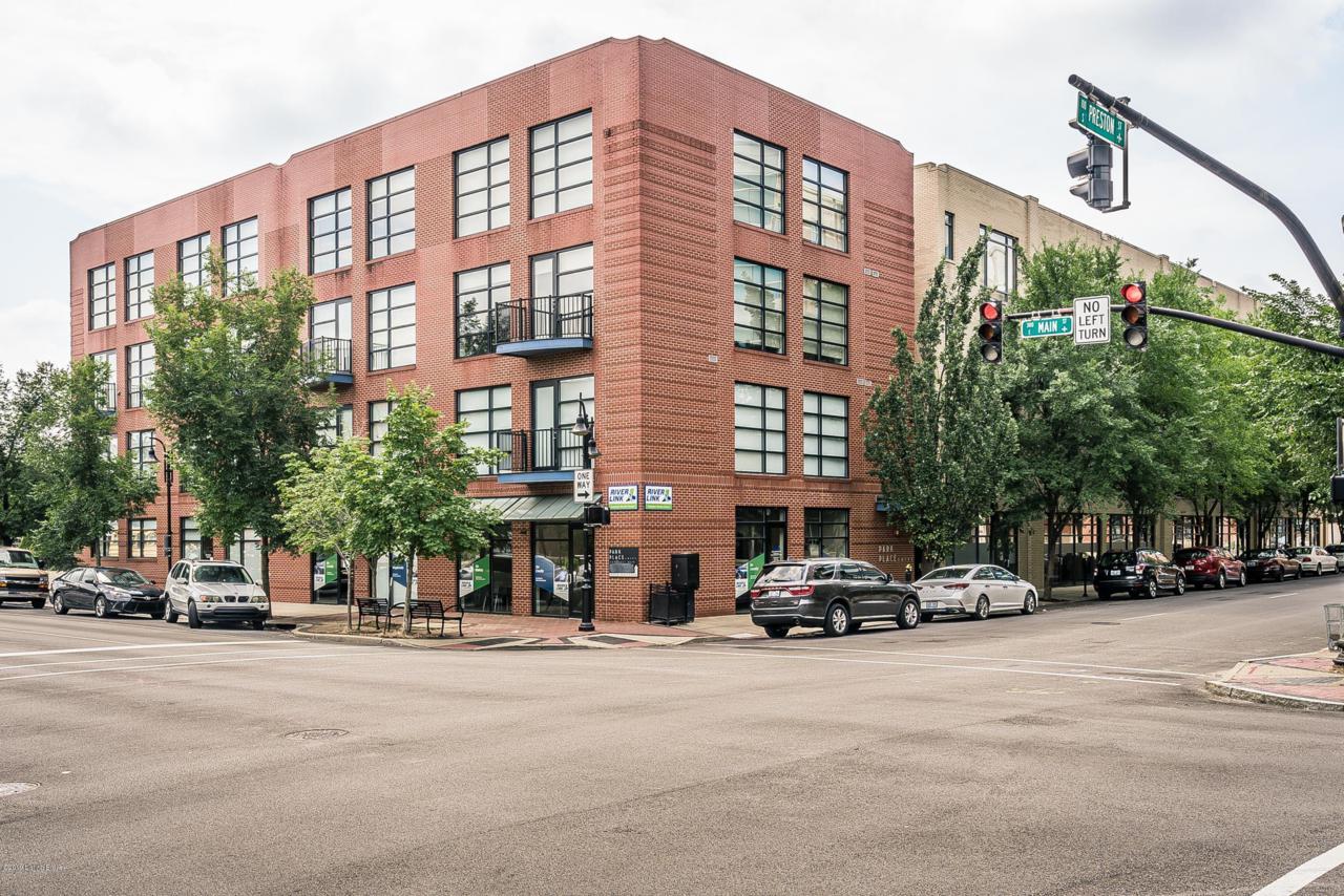 400 Main St - Photo 1