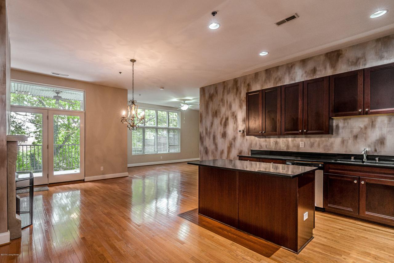 2011 Frankfort Ave - Photo 1