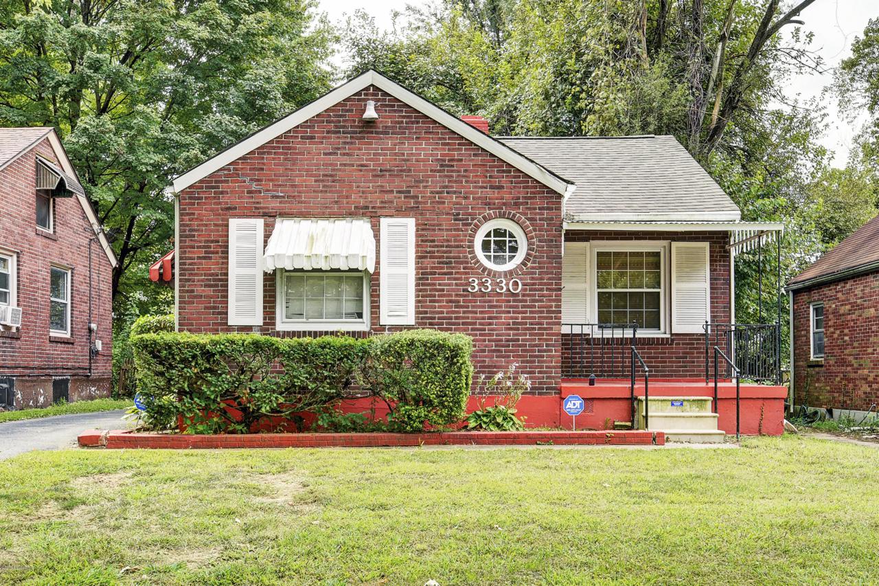 3330 Algonquin Pkwy - Photo 1