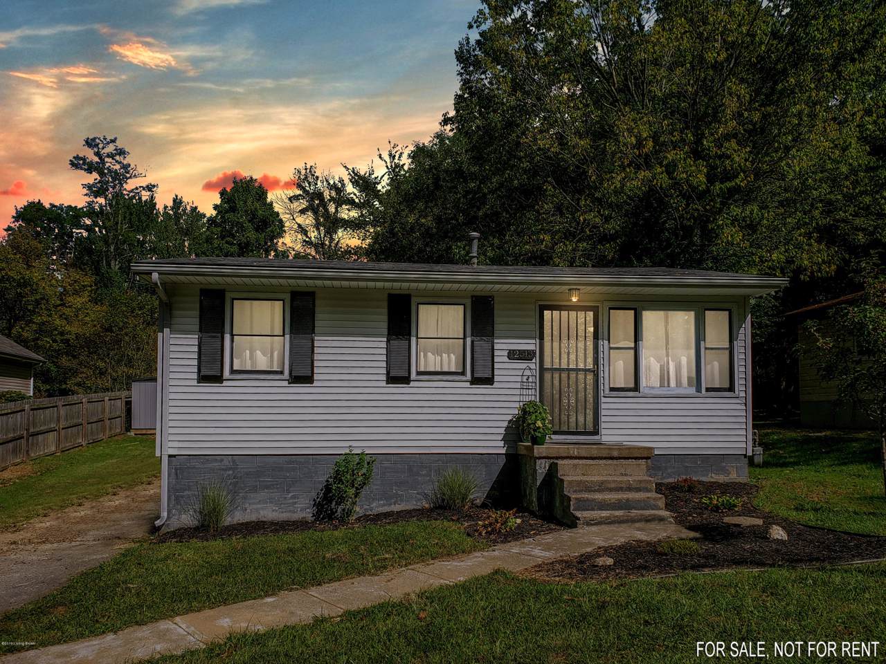 12513 Hiawatha Ave - Photo 1