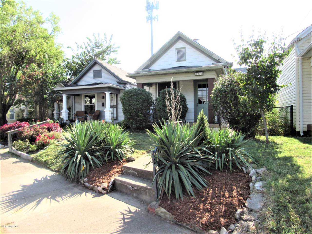 2202 Shelby St - Photo 1