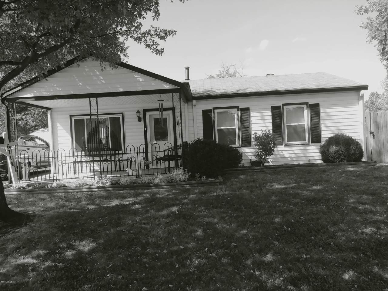 6114 Loretta St - Photo 1