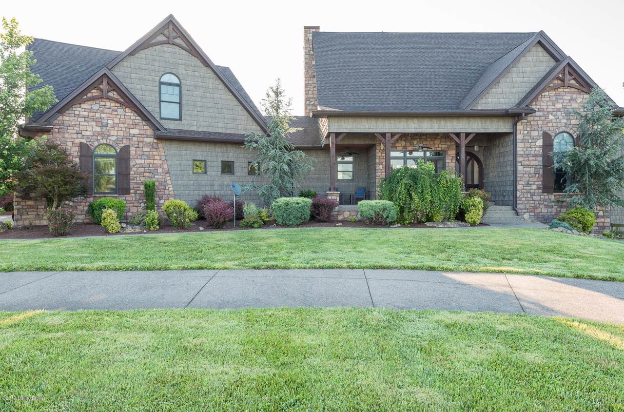 880 Proctor Ln - Photo 1