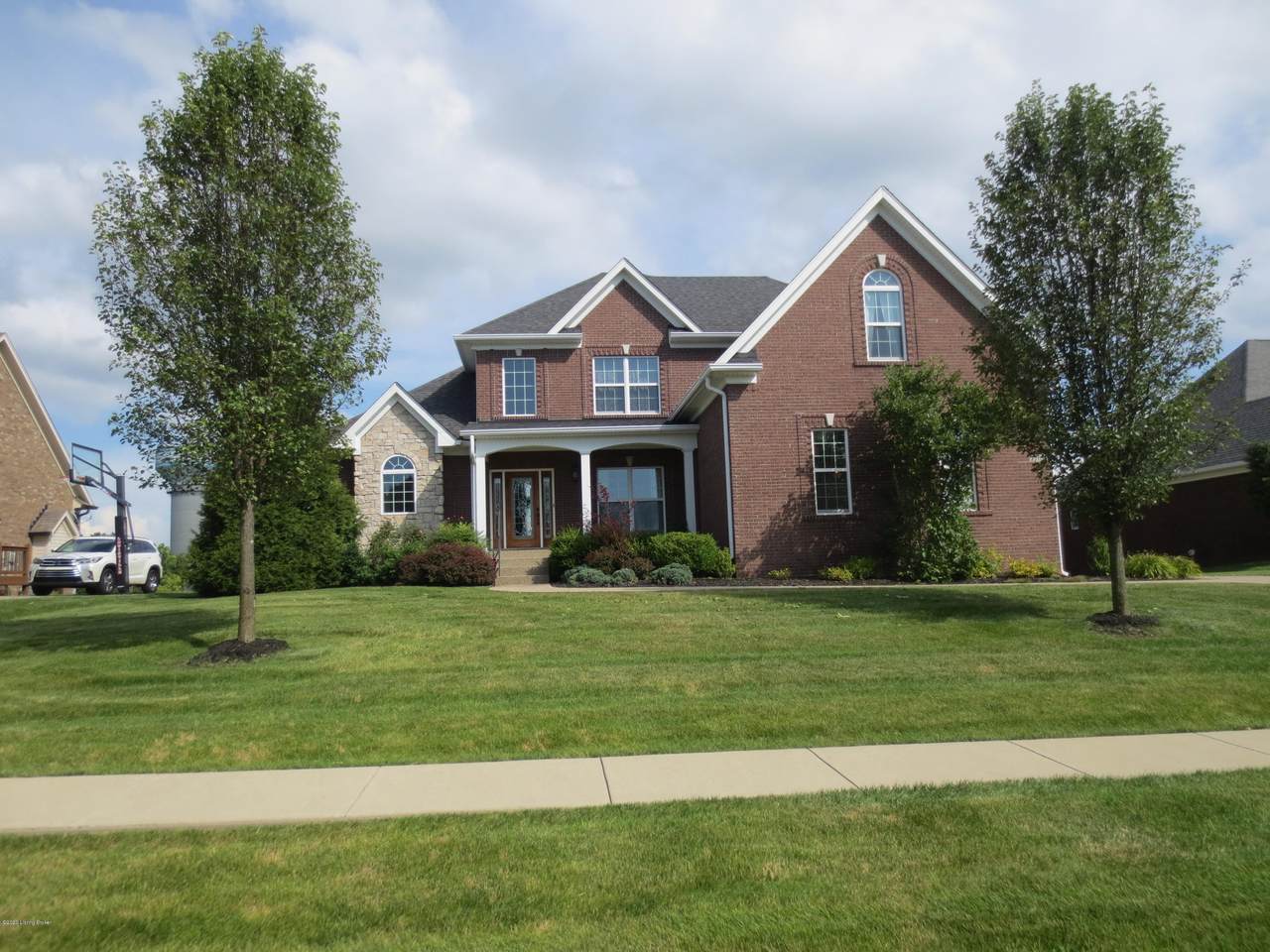 13106 Hampton Cir - Photo 1