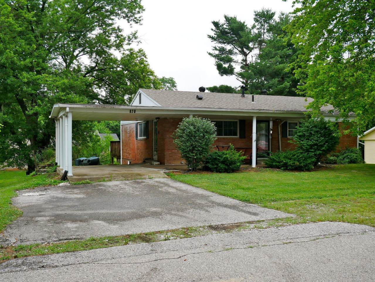 820 Montclair St - Photo 1