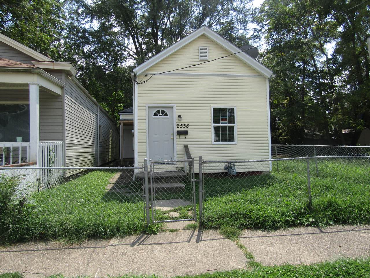2538 Rowan St - Photo 1