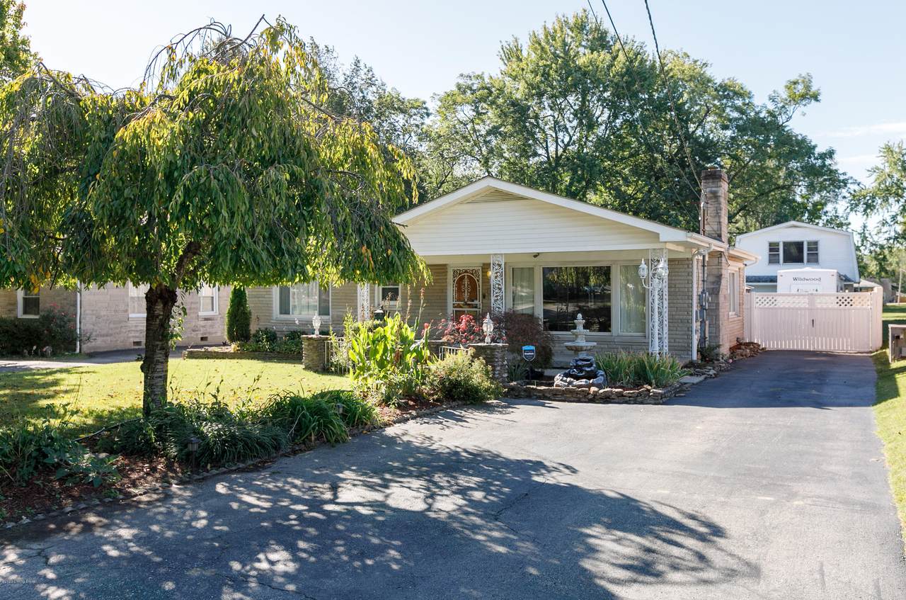 2204 Cottage Ln - Photo 1