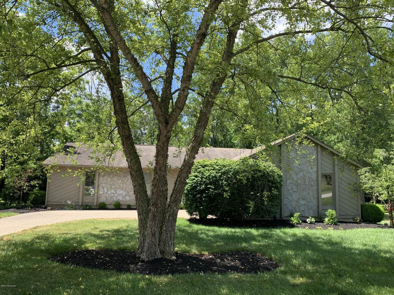 4406 Eagles Cove Ct - Photo 1