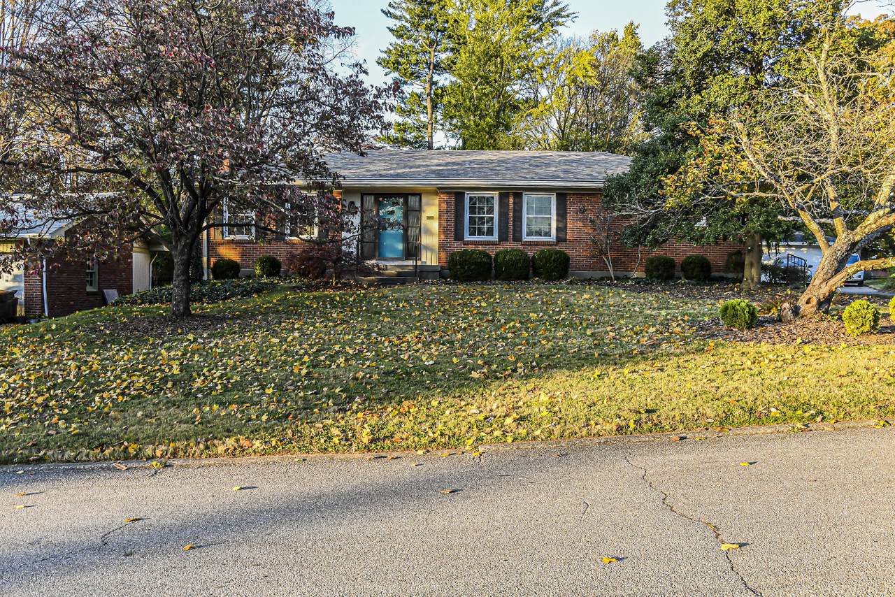 1121 Broadfields Dr - Photo 1
